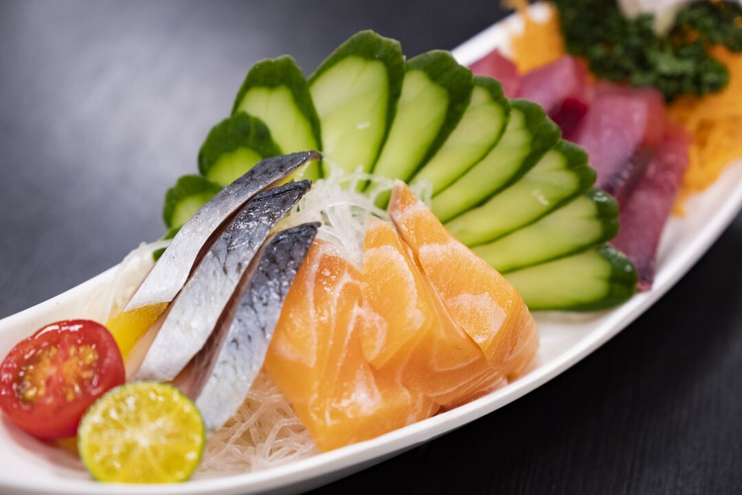 Balık ve Sebzeler Düşük Karbonhidratlı Keto Diyetinin Sağlıklı Parçalarıdır